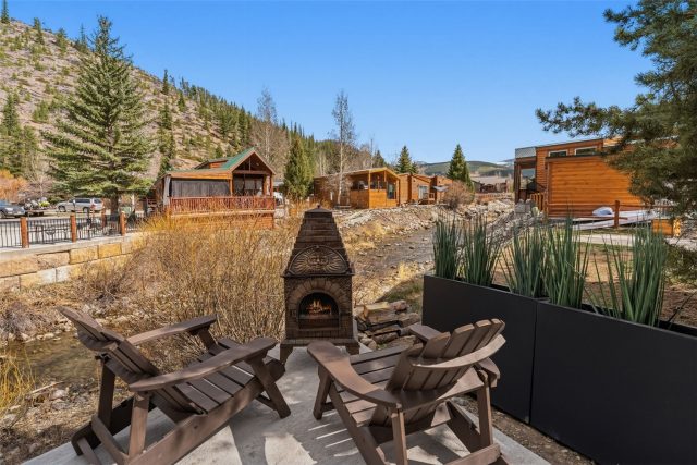 Mobile Home in Tiger Run Resort Park Sub, Breckenridge — photo 2 Mobile Home in Tiger Run Resort Park Sub, Breckenridge, CO — photo 2 (MLS S1069306)