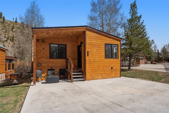 Mobile Home in Tiger Run Resort Park Sub, Breckenridge — photo 3 Mobile Home in Tiger Run Resort Park Sub, Breckenridge, CO — photo 3 (MLS S1069306)