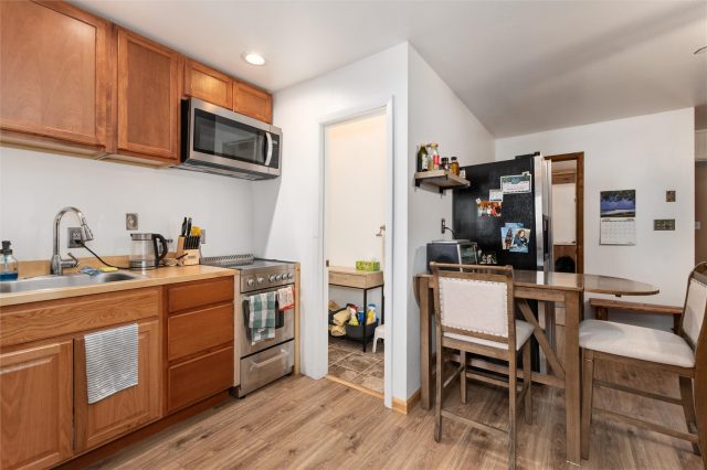 529 Belford Street 529 photo 28