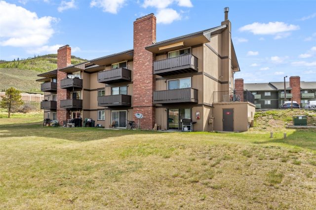 Condo in Dillon Valley East Condo, Dillon, CO — photo 2 (MLS S1069383)