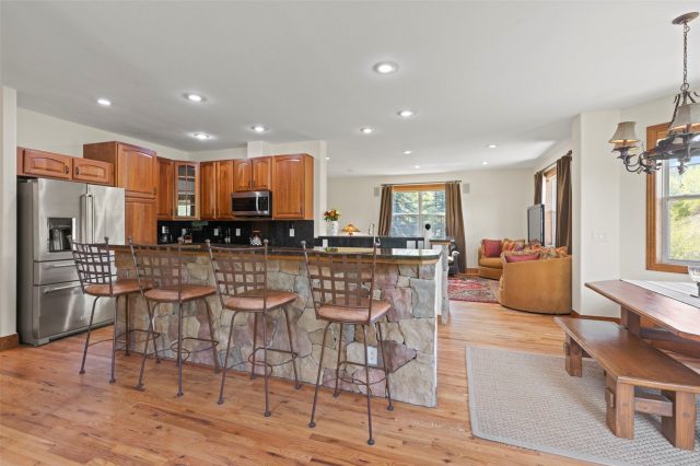 80 Sheppard Circle photo 11