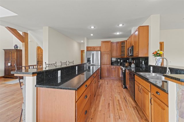 80 Sheppard Circle photo 12