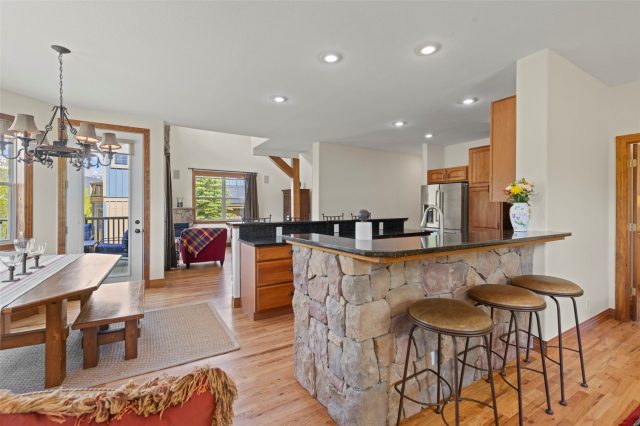 80 Sheppard Circle photo 13