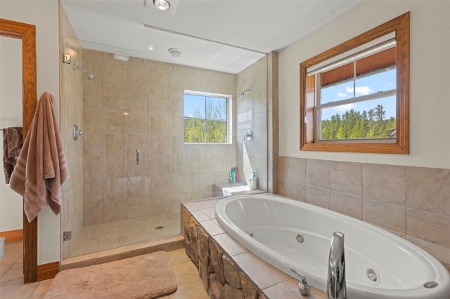 80 Sheppard Circle photo 28