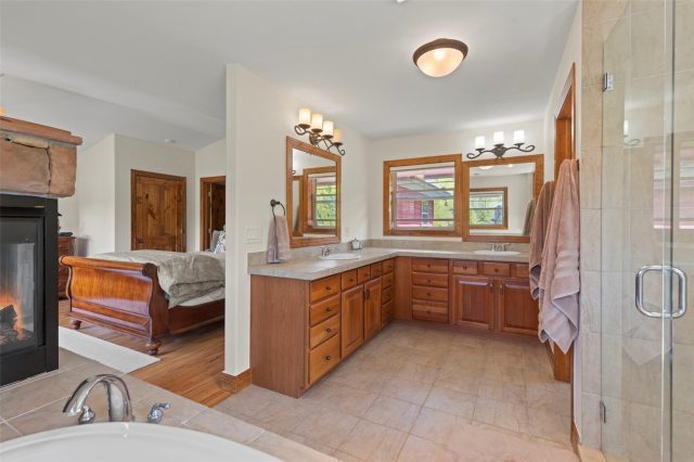 80 Sheppard Circle photo 29