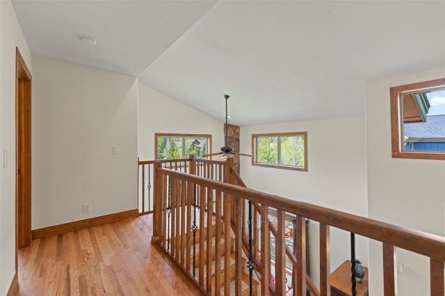 80 Sheppard Circle photo 32