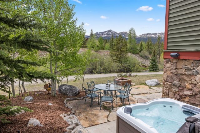 80 Sheppard Circle photo 40