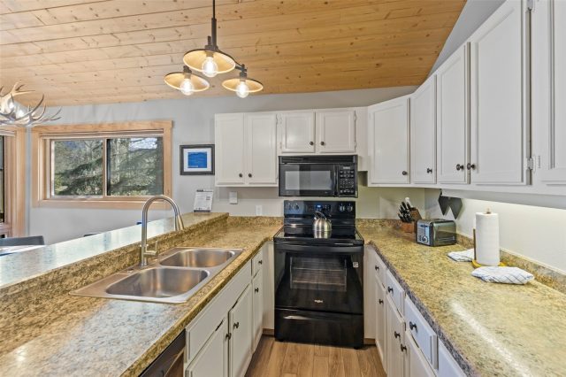 Condo in Flying Dutchman Condo, Keystone, CO — photo 6 (MLS S1069386)