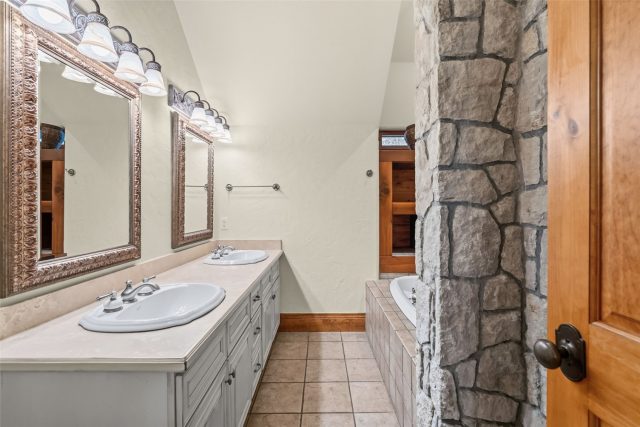 54 Boulder Circle photo 34
