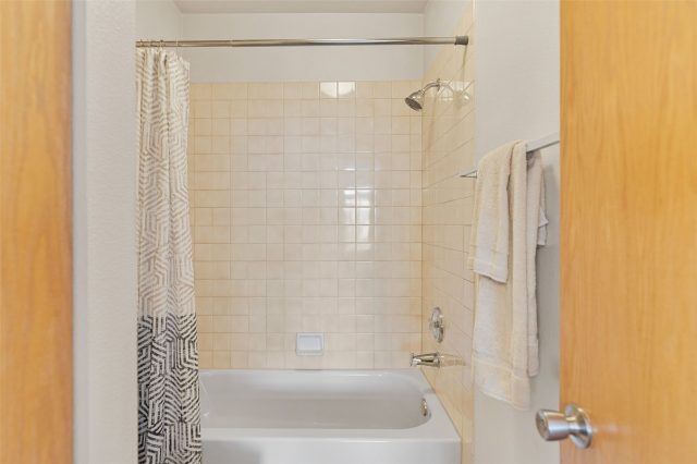 1650 Lakeview Terrace E-201 photo 28