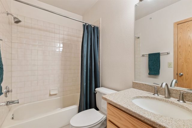1650 Lakeview Terrace E-201 photo 33