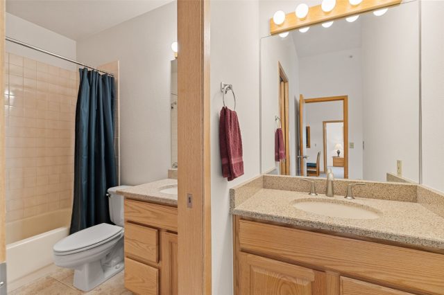 1650 Lakeview Terrace E-201 photo 34