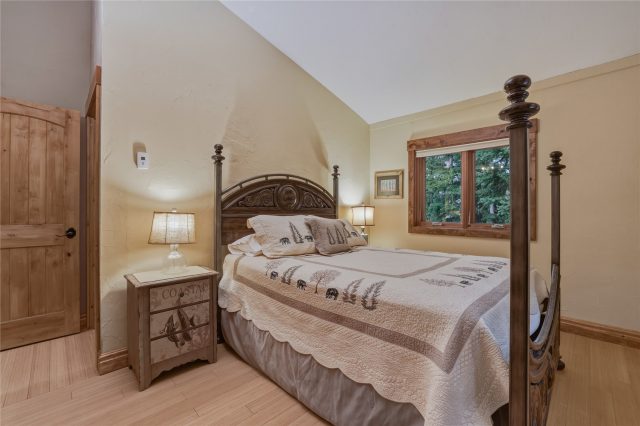 612 High Point Drive photo 26