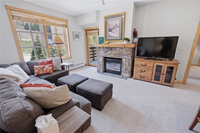 910 Copper Road 202 photo 12