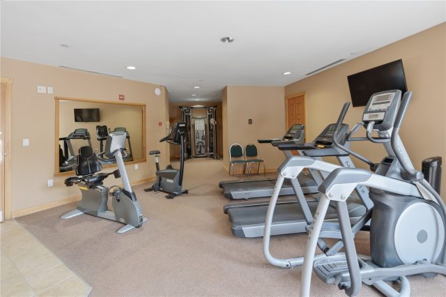 910 Copper Road 202 photo 27
