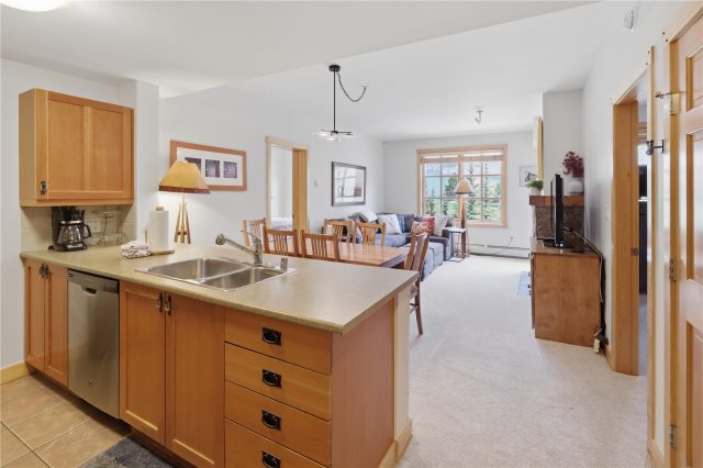 910 Copper Road 202 photo 7