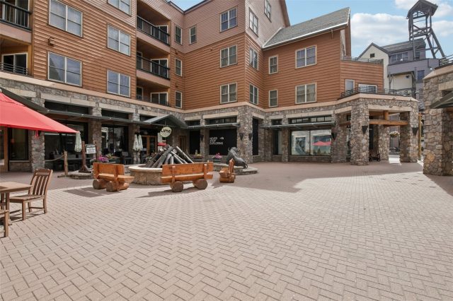 100 Dercum Square 8361 photo 16