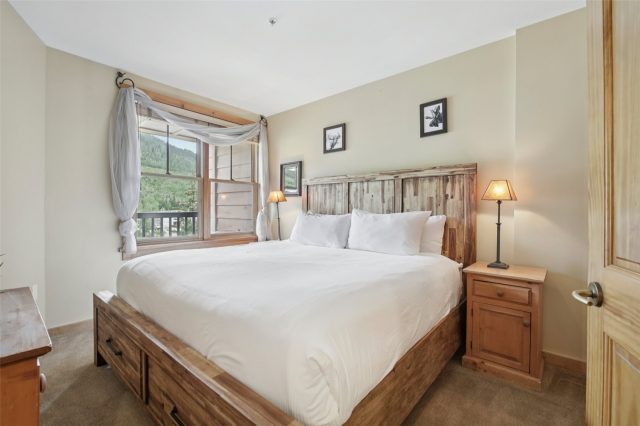 100 Dercum Square 8361 photo 9