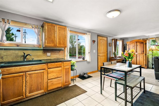 7 Bob White Way photo 10