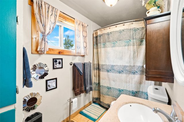 7 Bob White Way photo 15