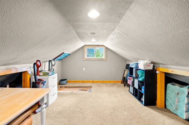 7 Bob White Way photo 18
