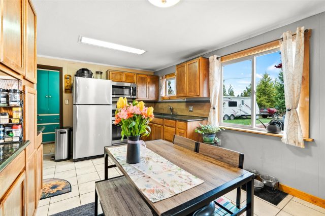7 Bob White Way photo 9