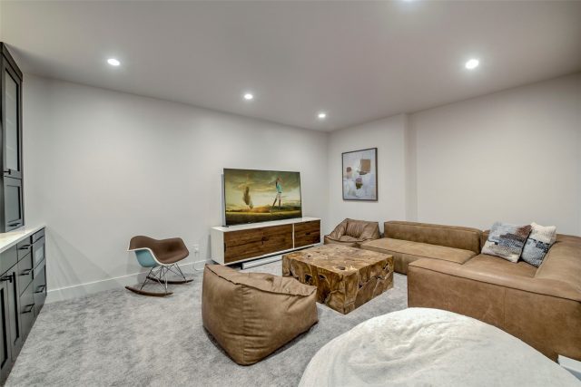 212 Frisco Street photo 32