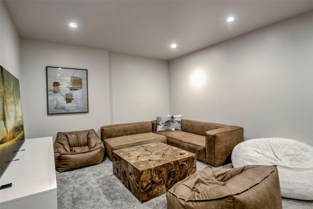 212 Frisco Street photo 33
