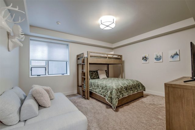 212 Frisco Street photo 37
