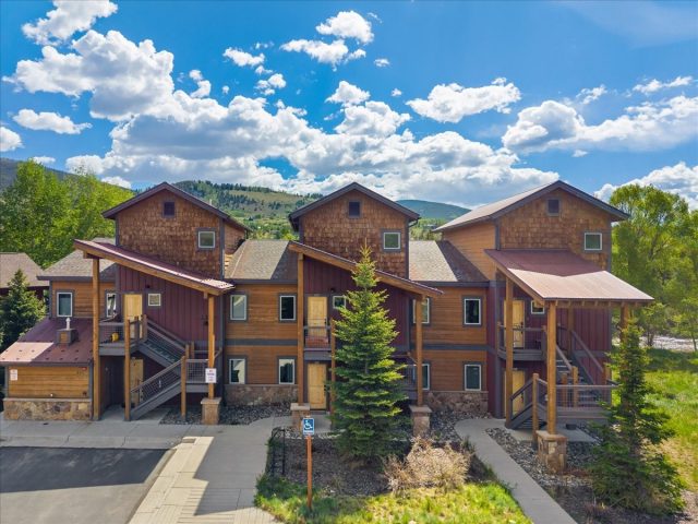 Condo in Rainbow Run, Silverthorne — photo 2 Condo in Rainbow Run, Silverthorne, CO — photo 2 (MLS S1069448)