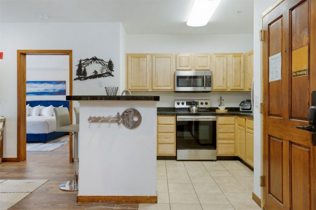 Condo in Gateway Condo, Dillon — photo 4 Condo in Gateway Condo, Dillon, CO — photo 4 (MLS S1069451)