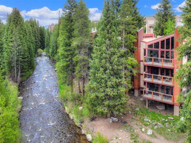 Condo in Tannenbaum By The River, Breckenridge — photo 1 Condo in Tannenbaum By The River, Breckenridge, CO — photo 1 (MLS S1069494)