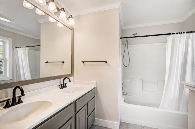 213 Huron Road 1a photo 16