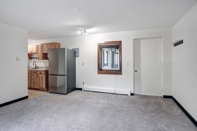 214 S Harris Street 206 photo 9
