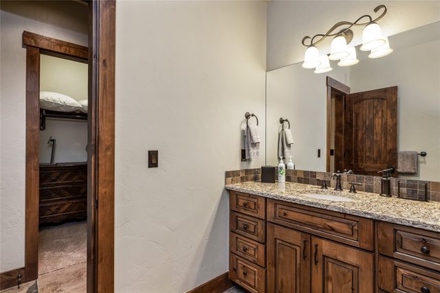 1357 Discovery Hill Drive photo 33
