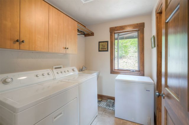 238 Highlands Drive photo 25