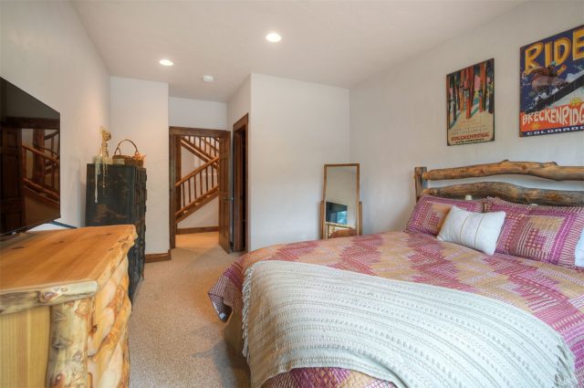 238 Highlands Drive photo 30