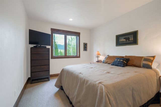 238 Highlands Drive photo 32