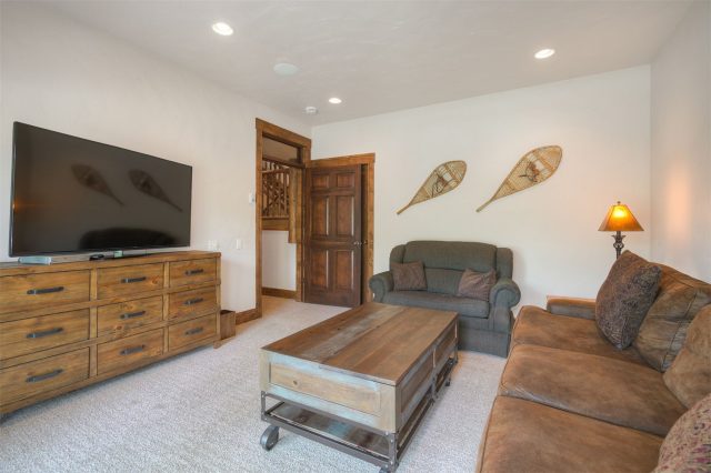 238 Highlands Drive photo 35