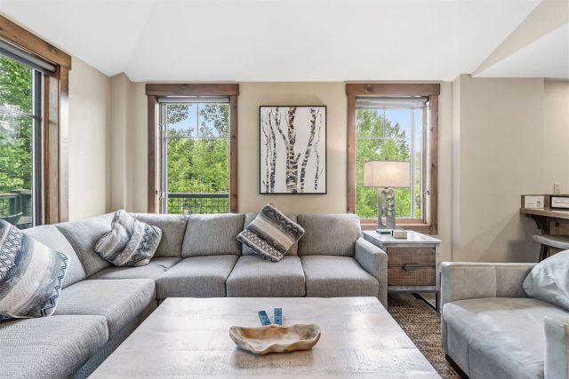 Condo in Mountain Thunder Lodge, Breckenridge, CO — photo 5 (MLS S1069529)