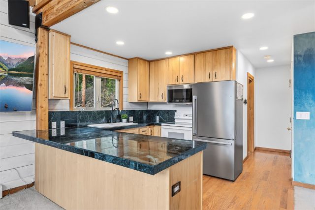 1043 Range Road photo 10