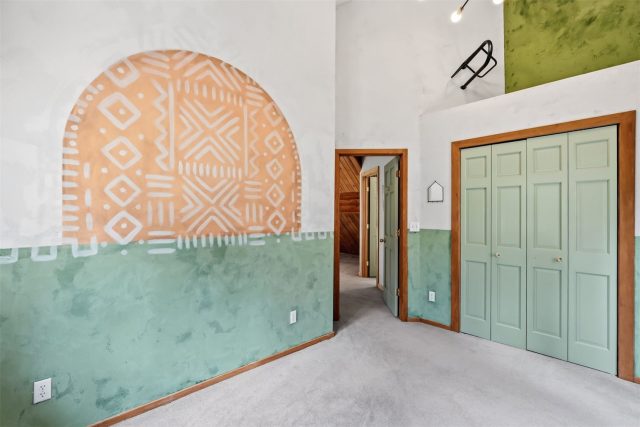 1043 Range Road photo 24