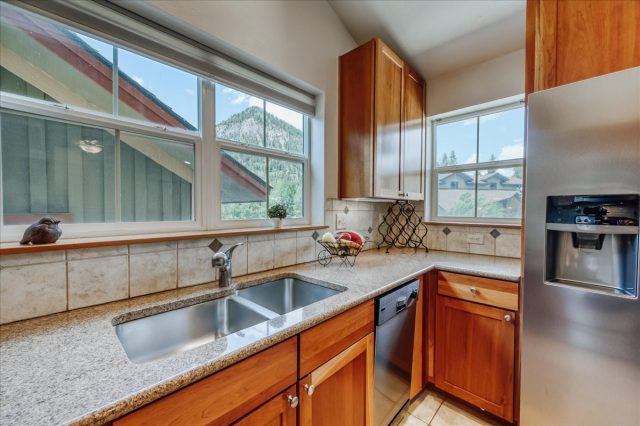 300 Streamside Lane 300-3 photo 8