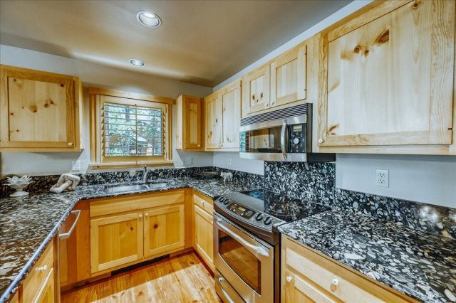 99 Primrose Lane photo 8