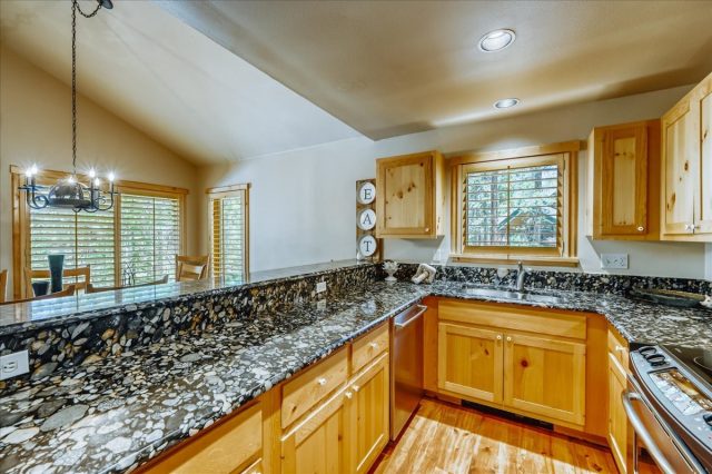99 Primrose Lane photo 9