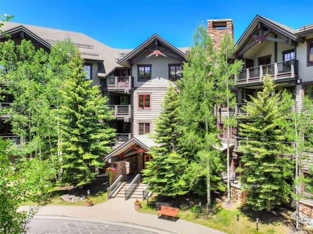Condo in Mountain Thunder Lodge, Breckenridge, CO — photo 2 (MLS S1069549)