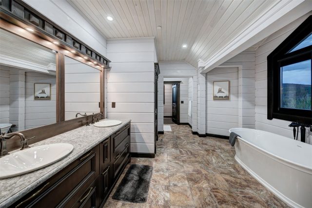 2446 Highlands Drive photo 28