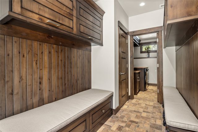 70 Tieze Lane photo 39