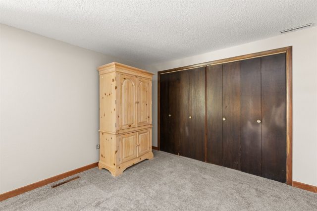 87 Flintstone Lane photo 24