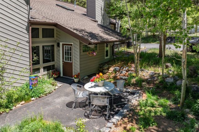 87 Flintstone Lane photo 32